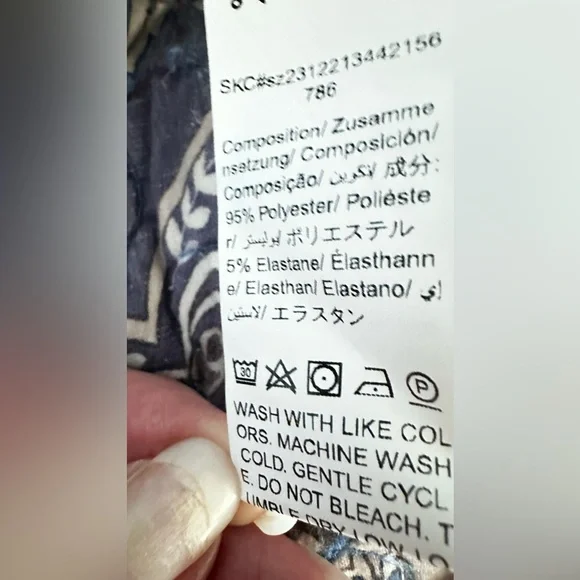 White detail tank top - Picture 6 of 7